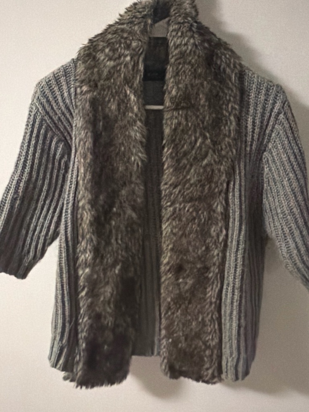 Zara Cozy Gray Faux-Fur Collar Knit Cardigan - Women Sweater